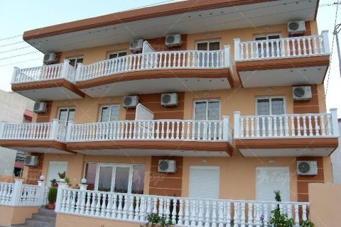 Villa Karies