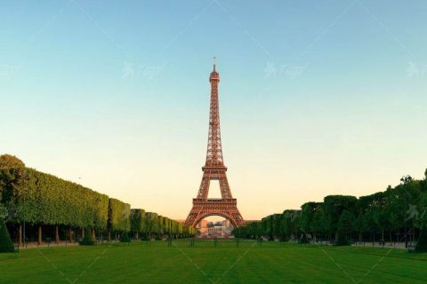 Випускний в Парижі